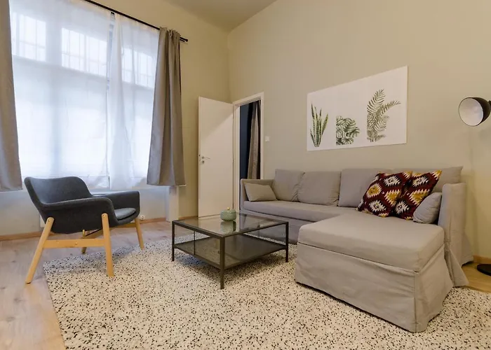 Deluxe In Party District. Ak2b Budapešť