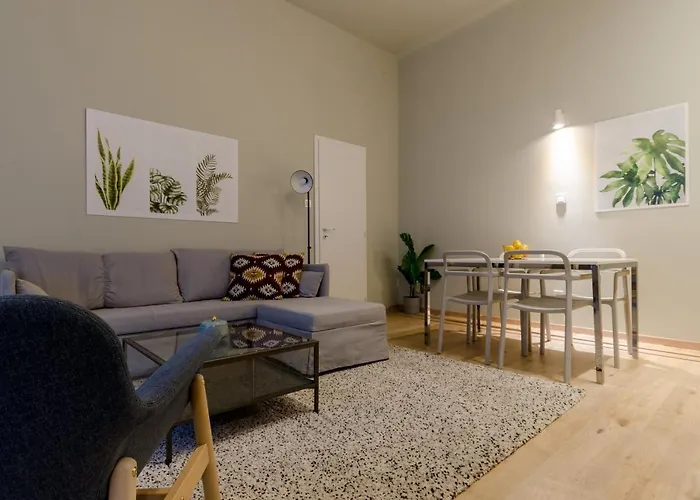 Deluxe In Party District. Ak2b Budapešť