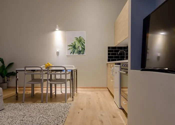 Deluxe In Party District. Ak2b Apartament